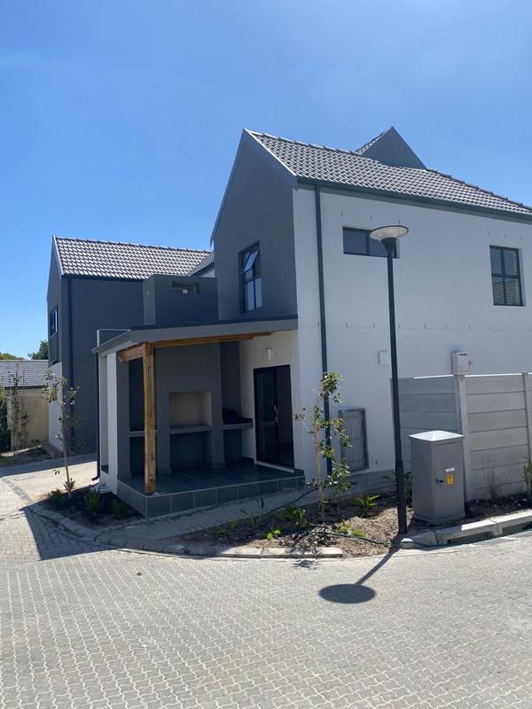 3 Bedroom Property for Sale in Silver Oaks Western Cape